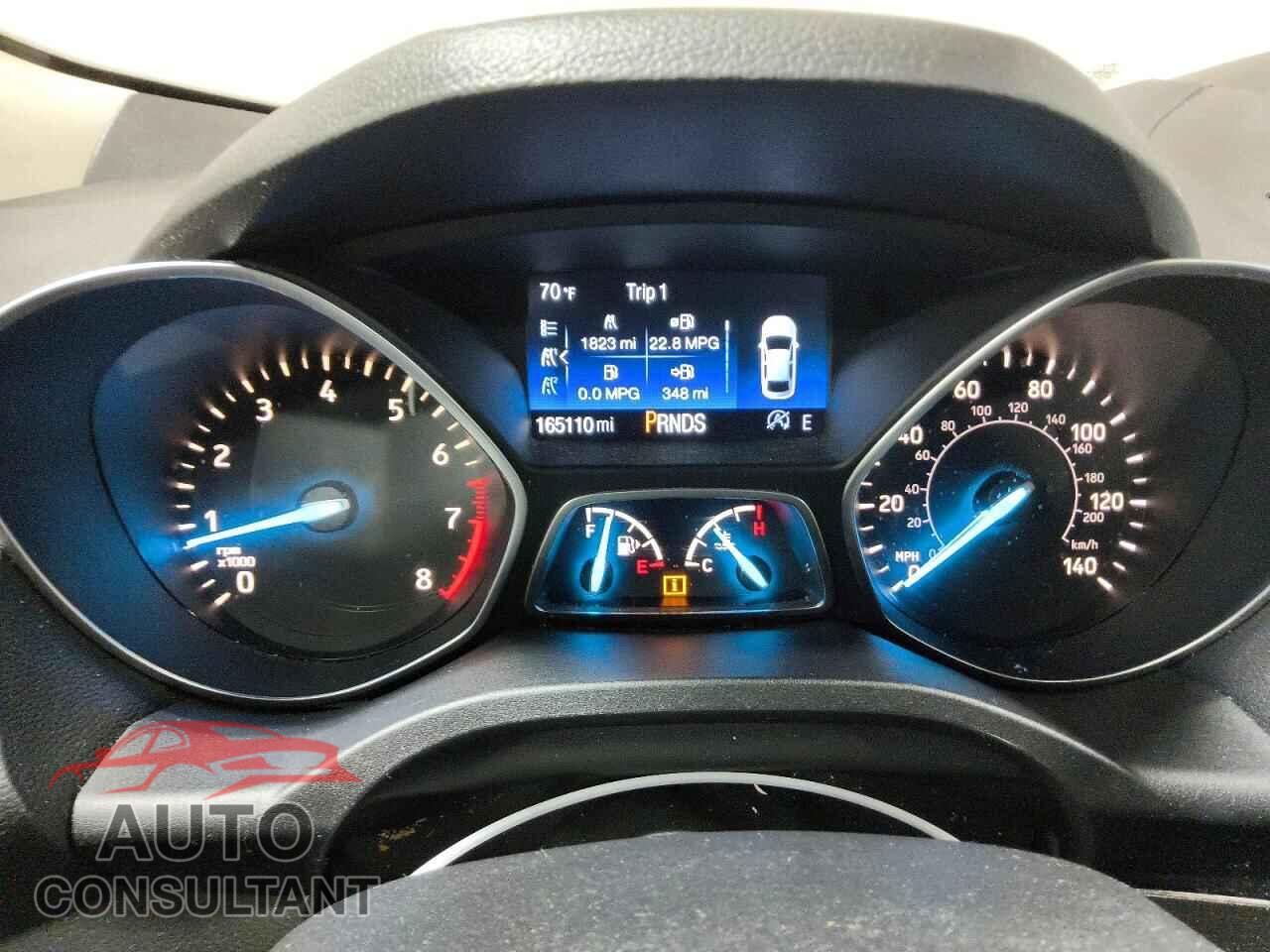 FORD ESCAPE 2017 - 1FMCU9J90HUB77280