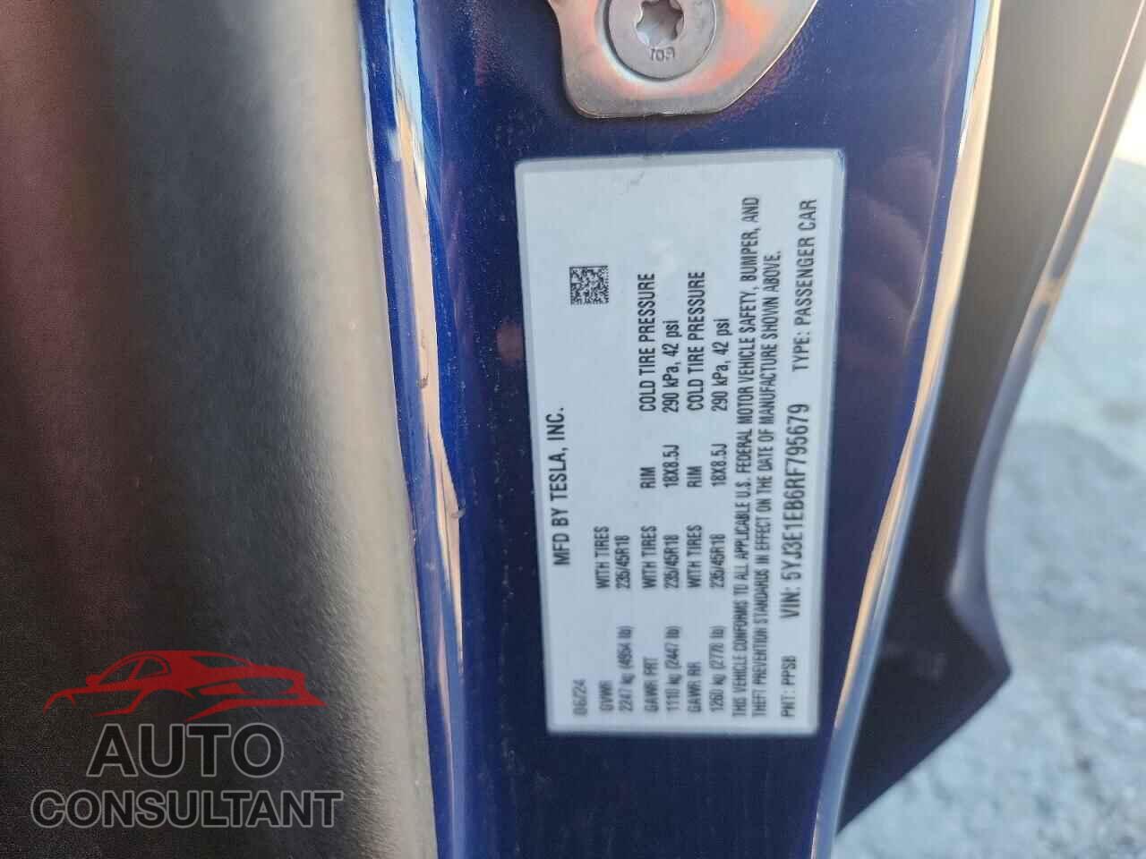 TESLA MODEL 3 2024 - 5YJ3E1EB6RF795679