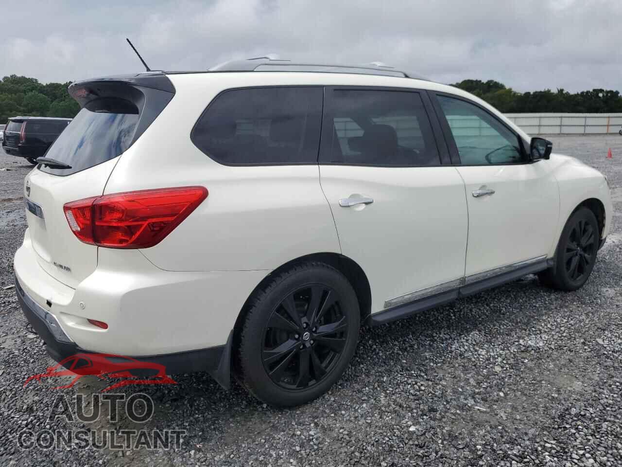 NISSAN PATHFINDER 2017 - 5N1DR2MN5HC683098