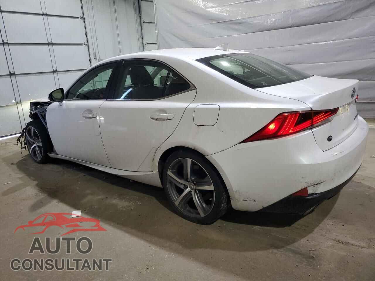 LEXUS IS 2018 - JTHC81D21J5028514