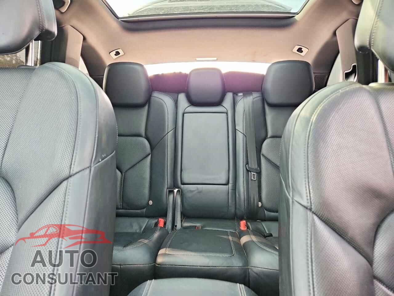 PORSCHE CAYENNE 2013 - WP1AB2A24DLA84112