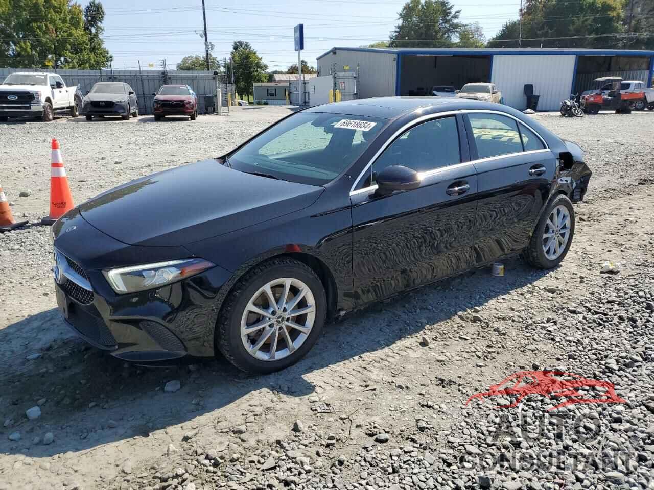 MERCEDES-BENZ A-CLASS 2019 - WDD3G4EB3KW019092