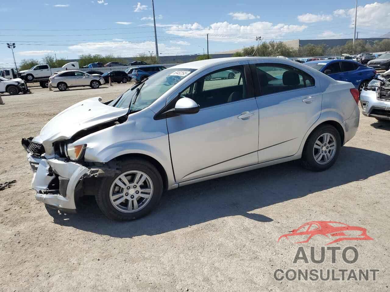 CHEVROLET SONIC 2014 - 1G1JC5SH8E4184902