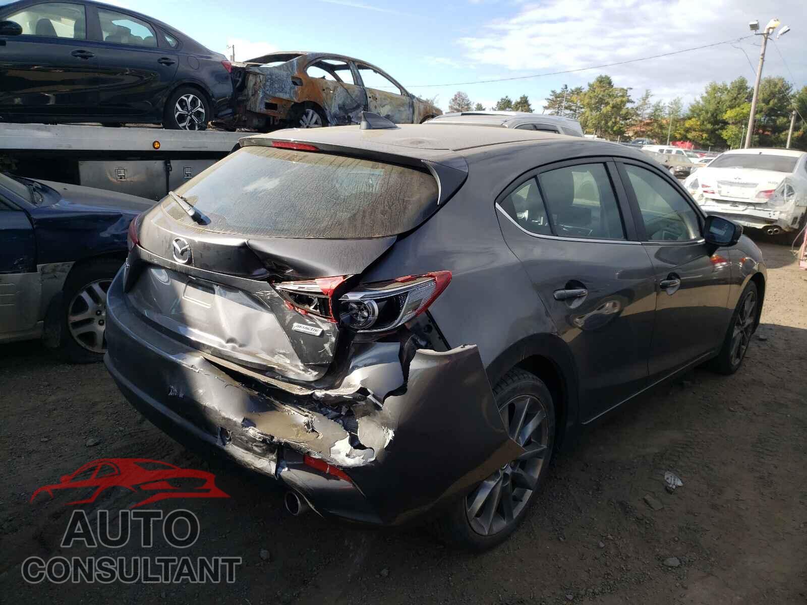 MAZDA 3 2018 - 3MZBN1M36JM176843