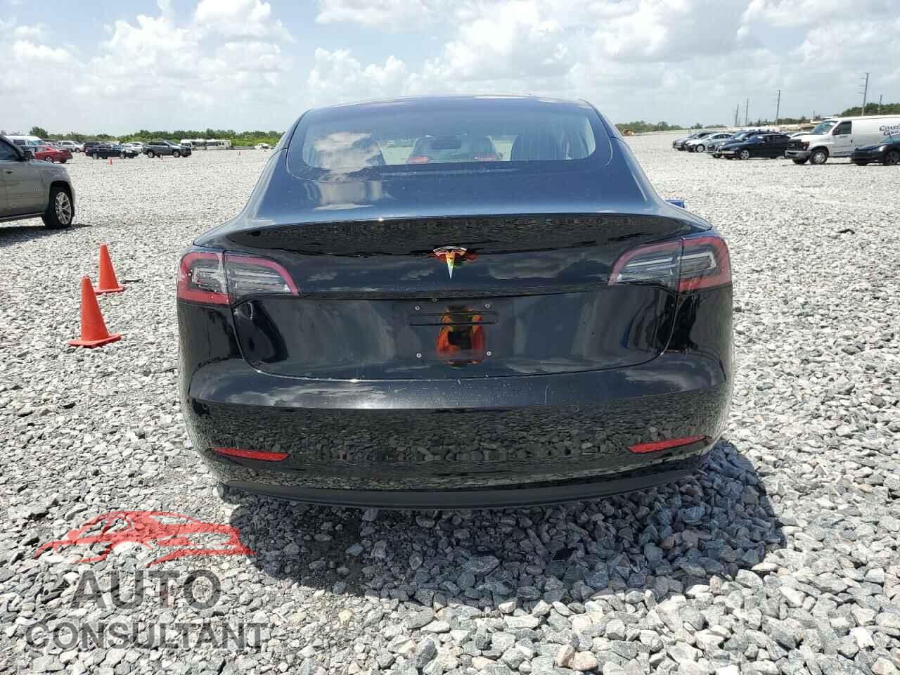 TESLA MODEL 3 2018 - 5YJ3E1EA2JF032375