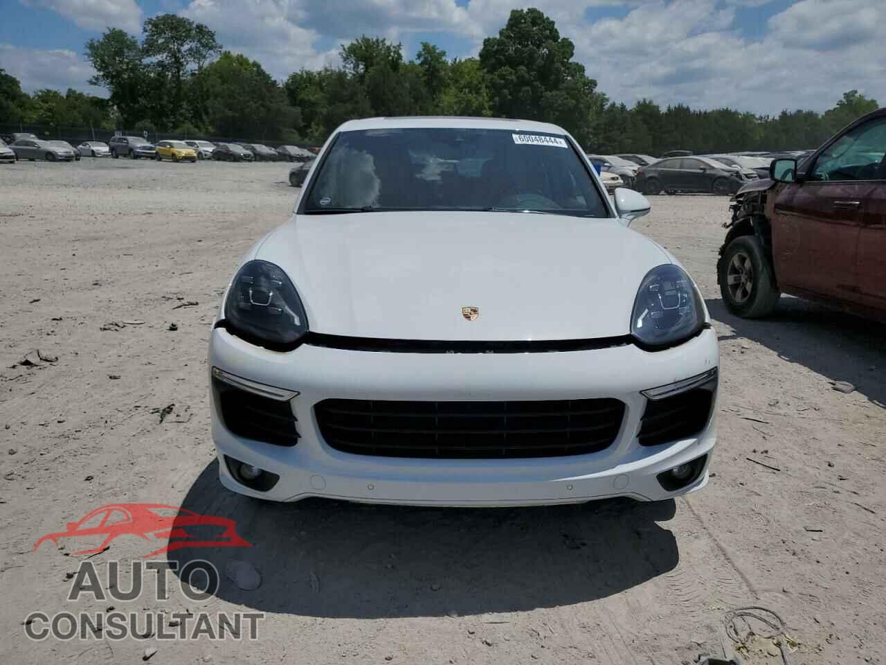 PORSCHE CAYENNE 2016 - WP1AA2A27GKA08767