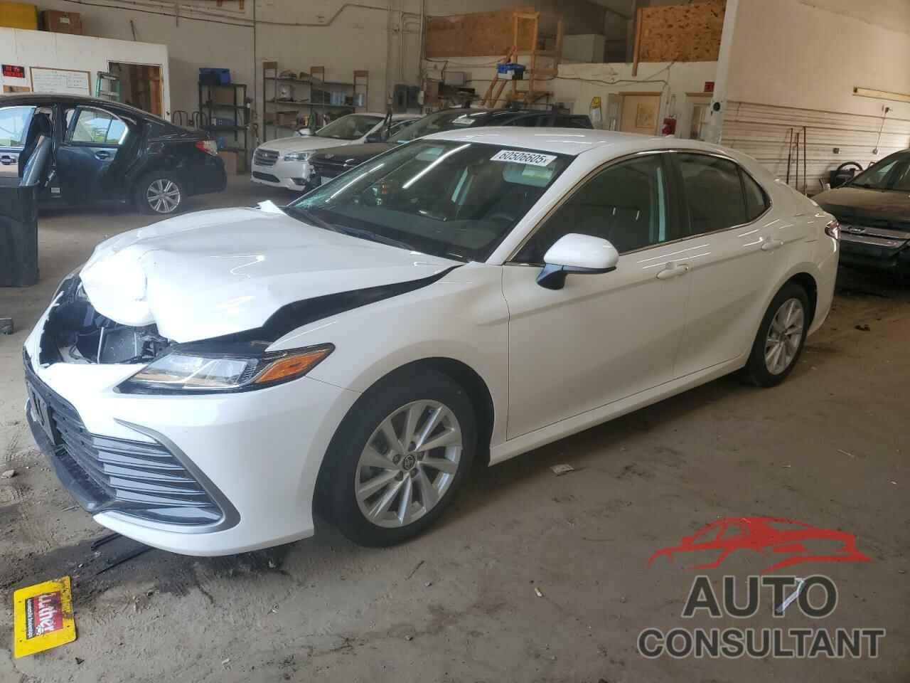 TOYOTA CAMRY 2022 - 4T1C11BK7NU051540