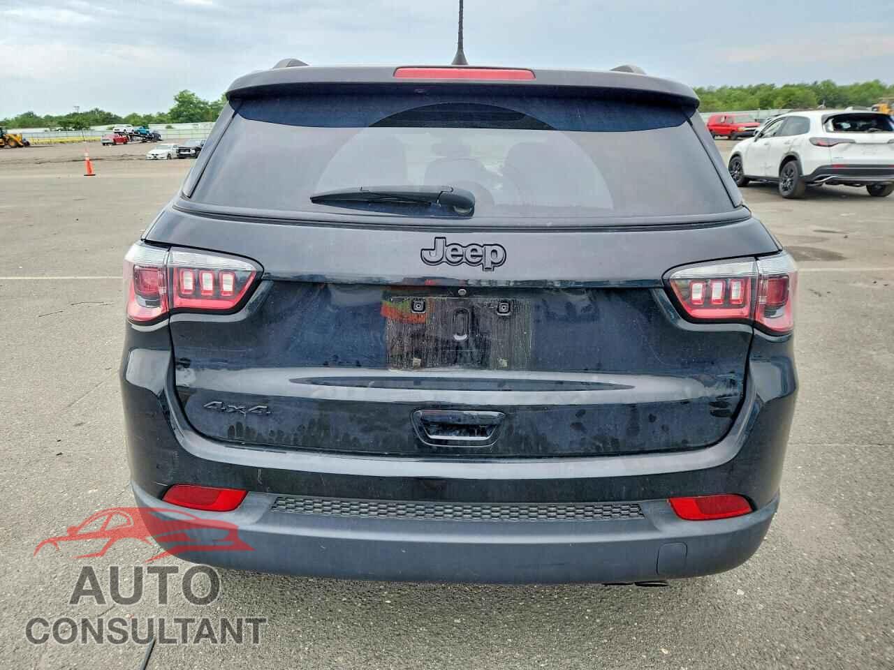 JEEP COMPASS 2018 - 3C4NJDBB2JT325634