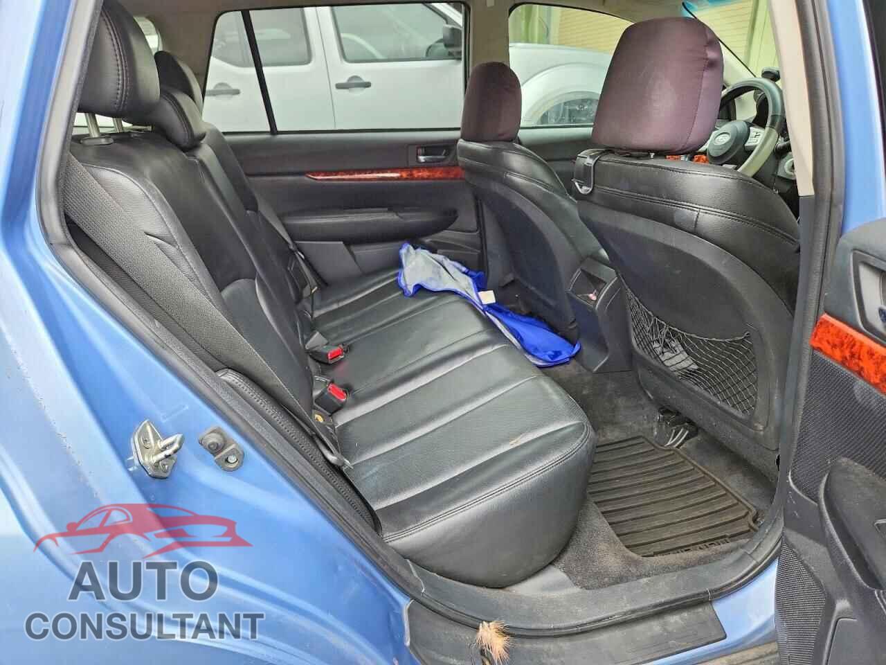 SUBARU OUTBACK 2010 - 4S4BRBKC1A3324457