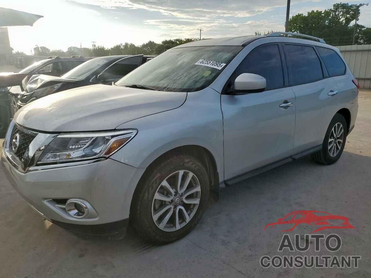NISSAN PATHFINDER 2015 - 5N1AR2MN1FC667299