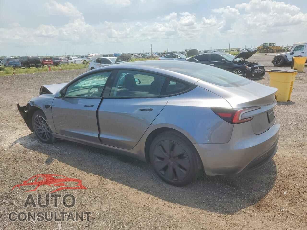 TESLA MODEL 3 2026 - 5YJ3E1EA2TF205606