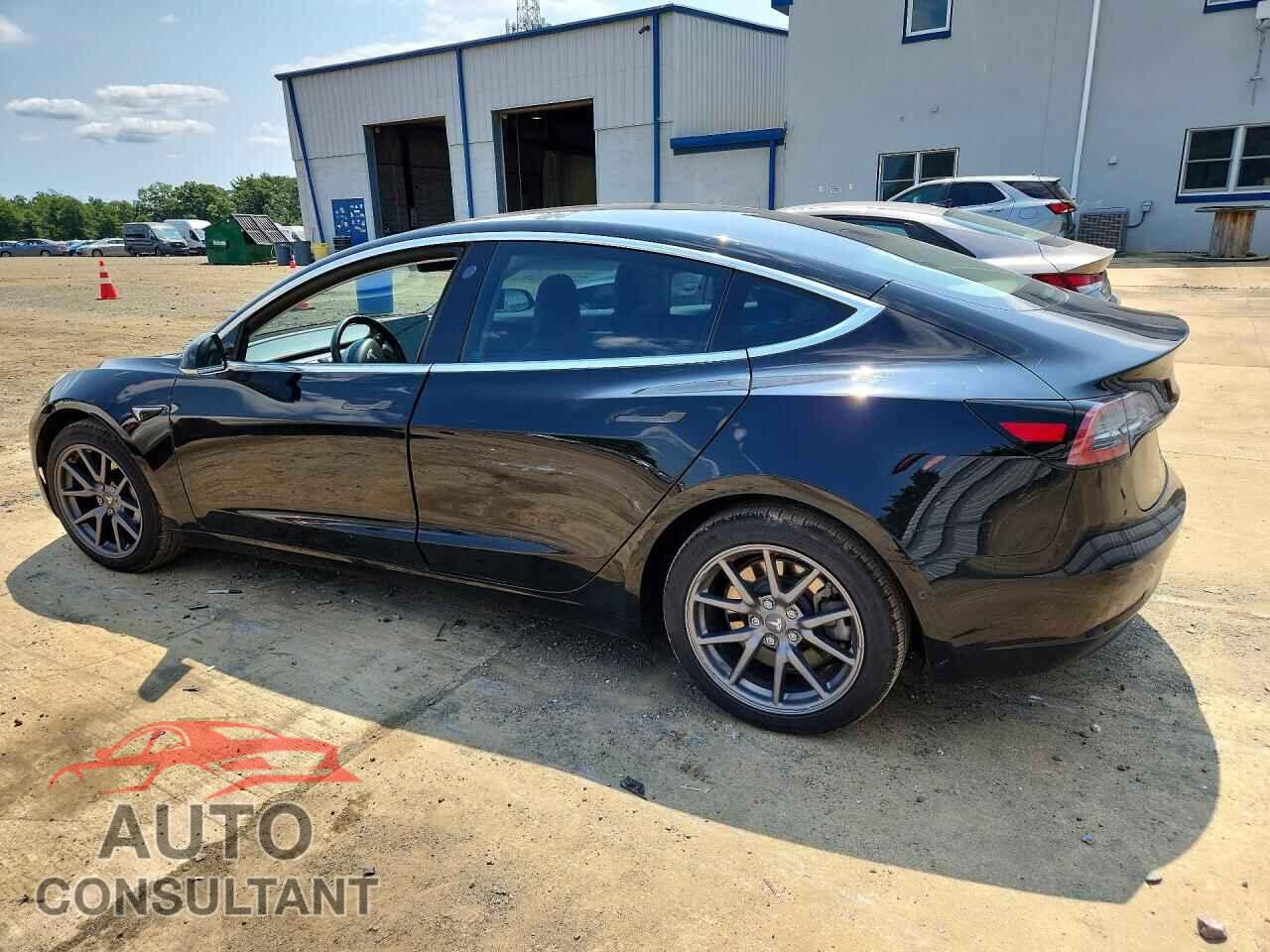 TESLA MODEL 3 2018 - 5YJ3E1EAXJF152554