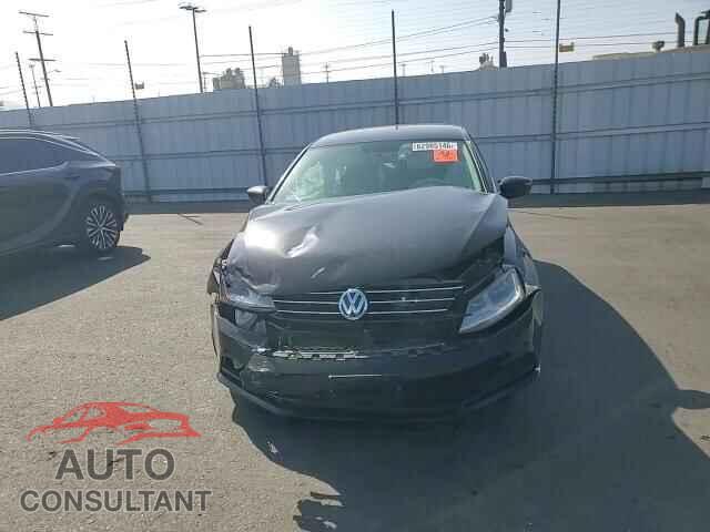 VOLKSWAGEN JETTA 2017 - 3VW2B7AJ0HM399419