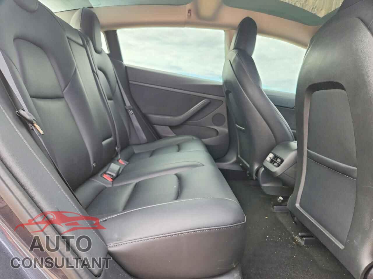 TESLA MODEL 3 2022 - 5YJ3E1EA5NF102781