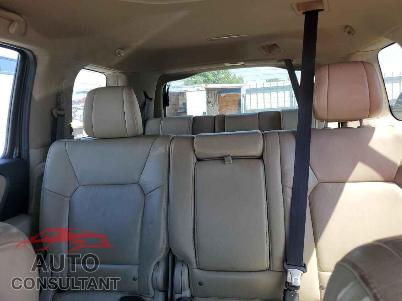 HONDA PILOT 2015 - 5FNYF3H53FB006548