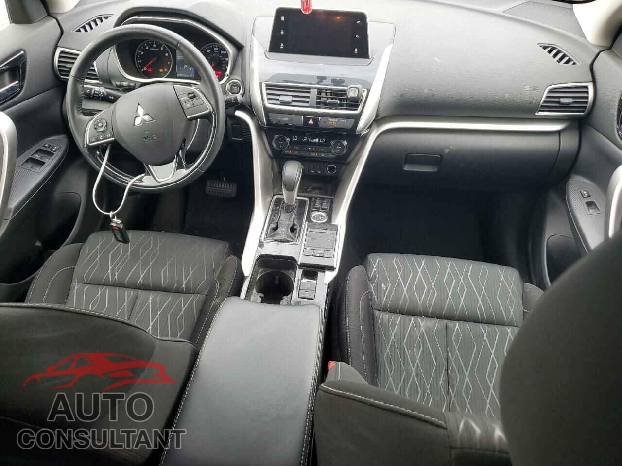 MITSUBISHI ECLIPSE 2018 - JA4AT5AA0JZ040456