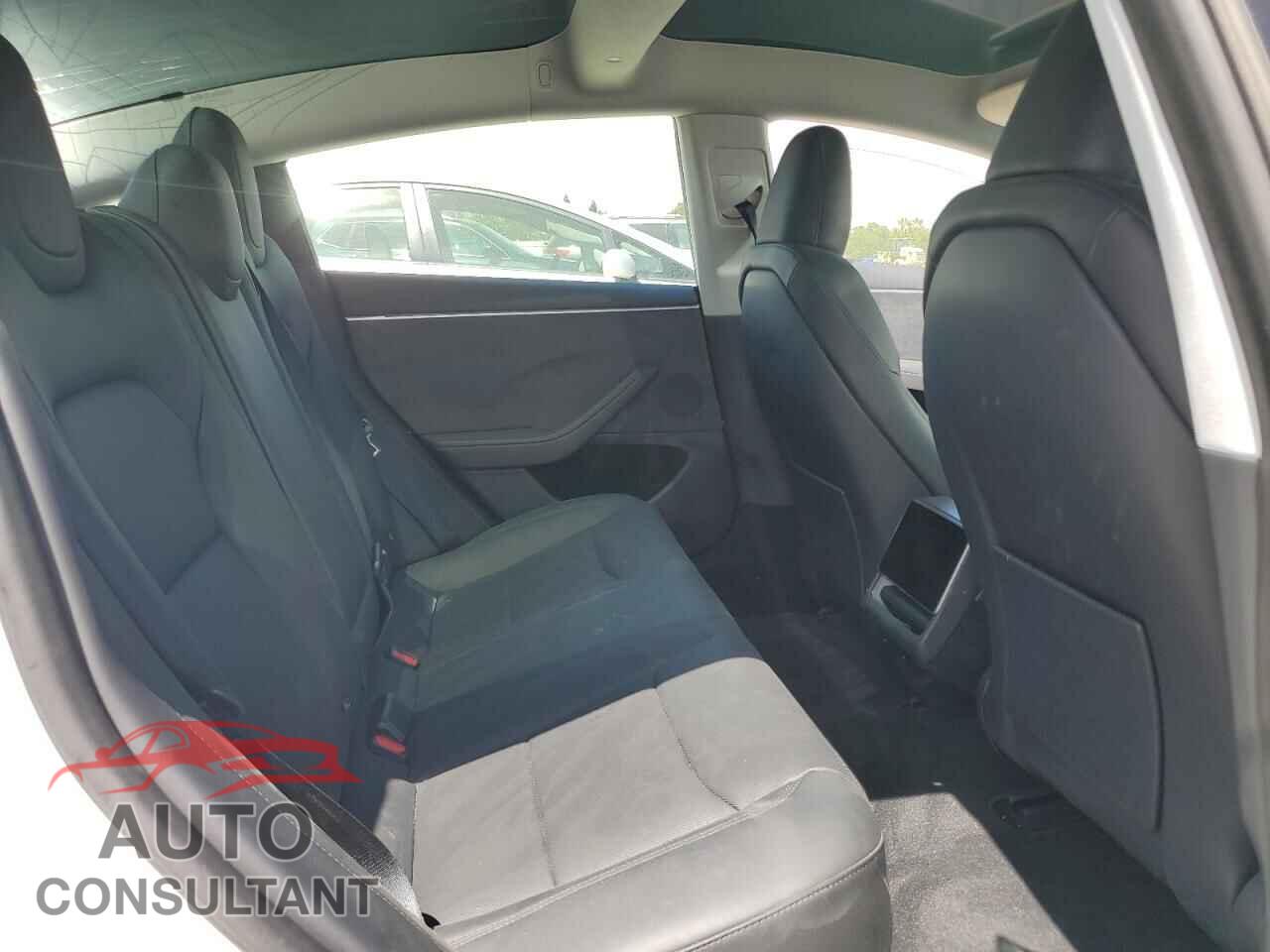 TESLA MODEL 3 2024 - 5YJ3E1EB0RF789764