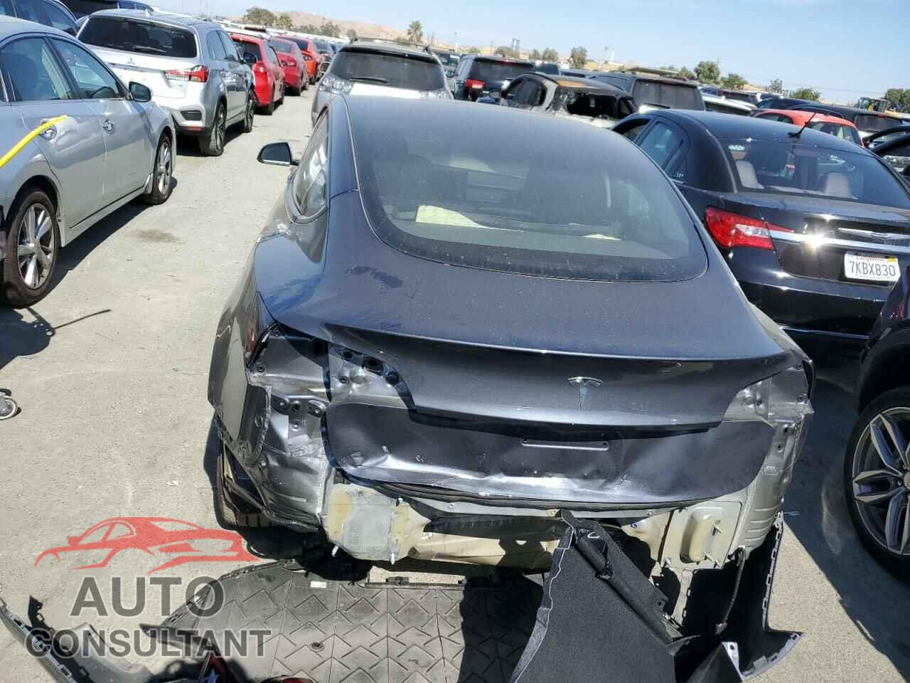 TESLA MODEL 3 2023 - 5YJ3E1EA5PF709170