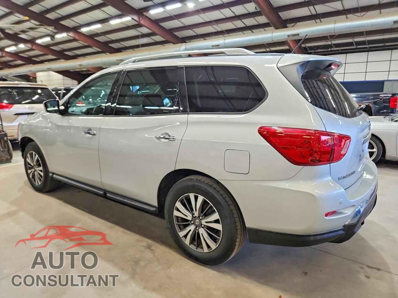 NISSAN PATHFINDER 2017 - 5N1DR2MM1HC670100