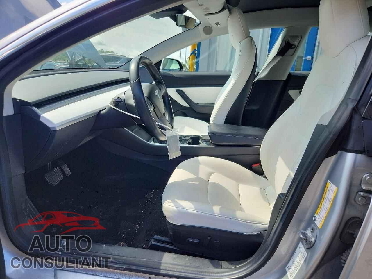 TESLA MODEL 3 2018 - 5YJ3E1EB5JF096189