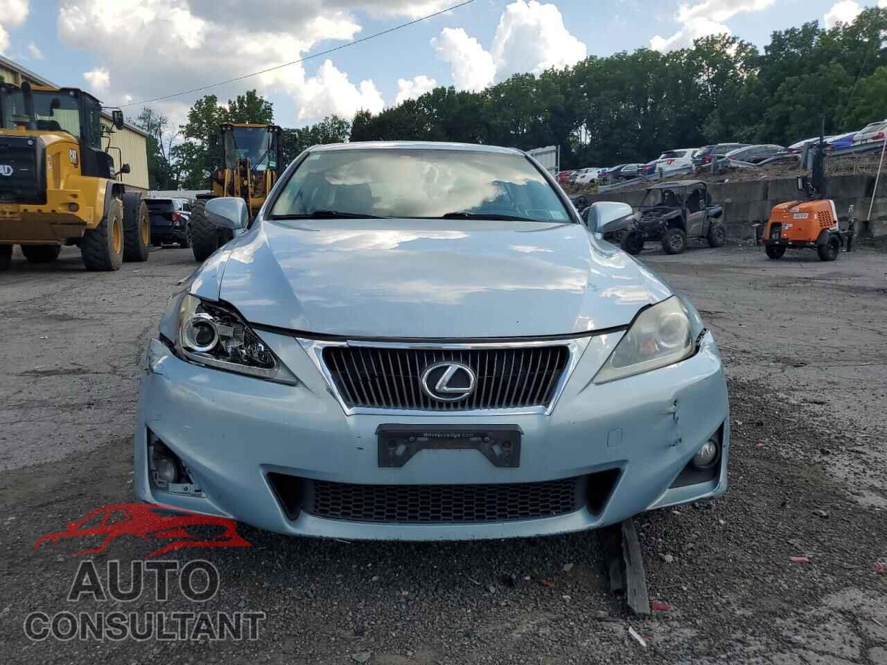 LEXUS IS 2012 - JTHCF5C21C5052832