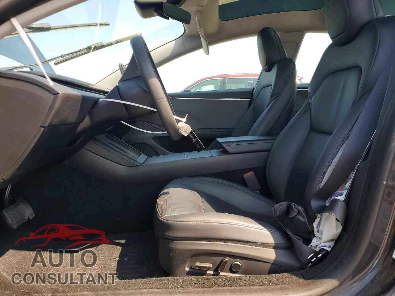 TESLA MODEL 3 2024 - 5YJ3E1EA8RF734860