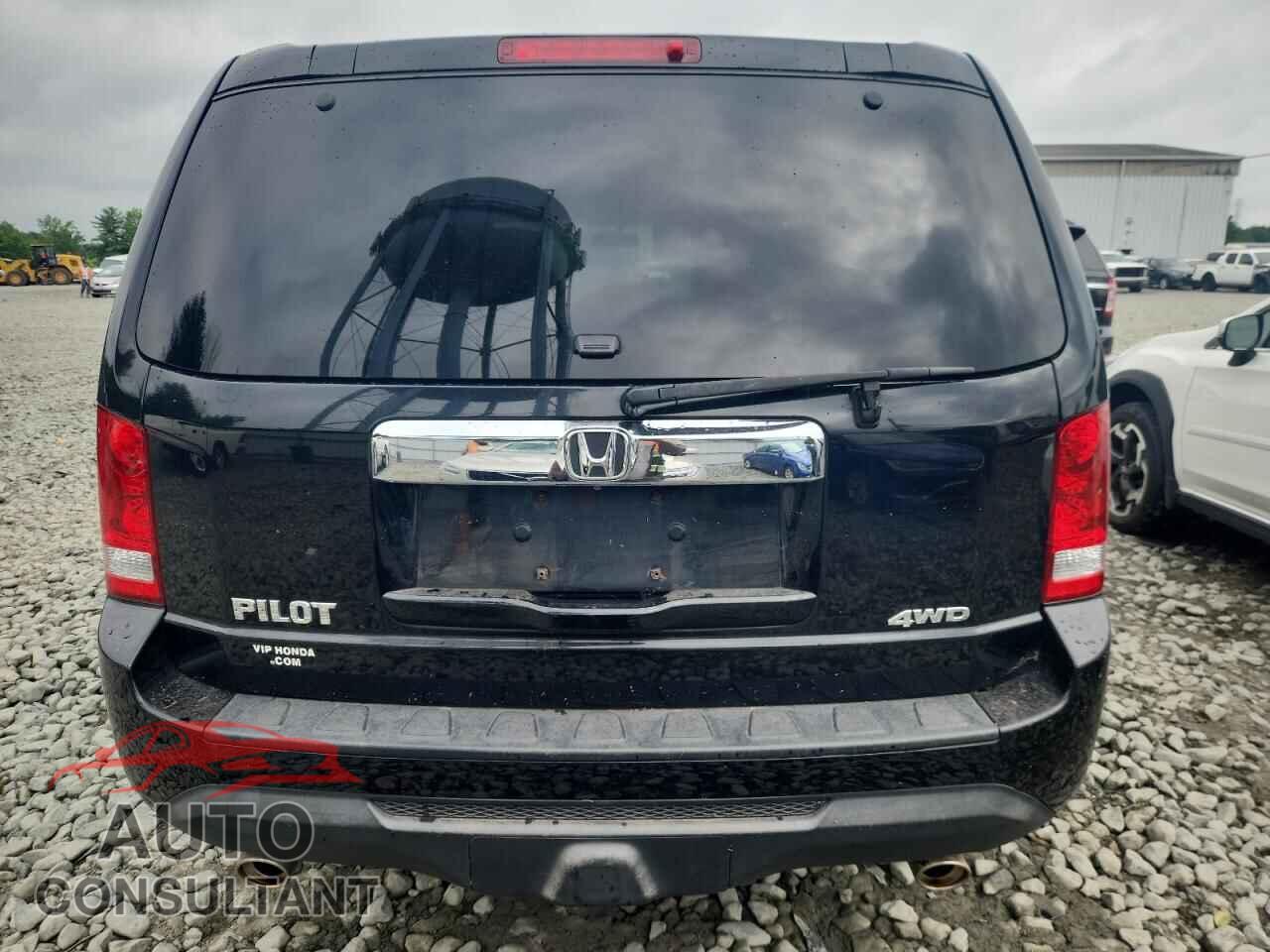 HONDA PILOT 2013 - 5FNYF4H47DB010855
