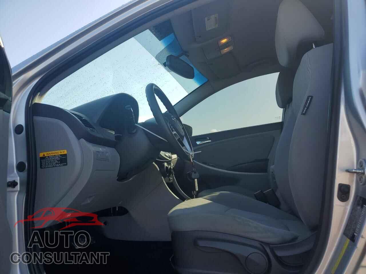 HYUNDAI ACCENT 2013 - KMHCU4AE5DU418020