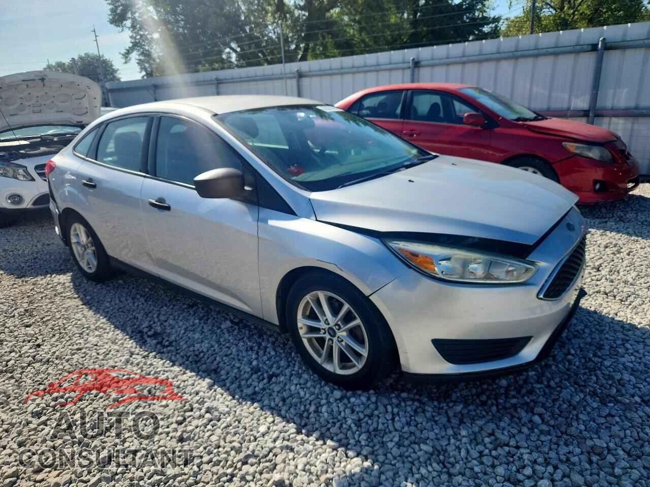 FORD FOCUS 2015 - 1FADP3E25FL367479