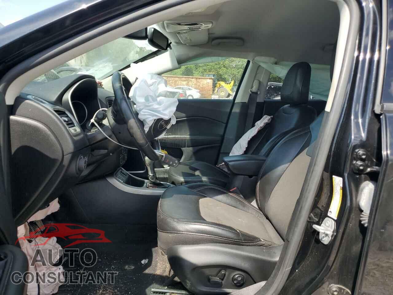 JEEP COMPASS 2019 - 3C4NJCBB4KT743589