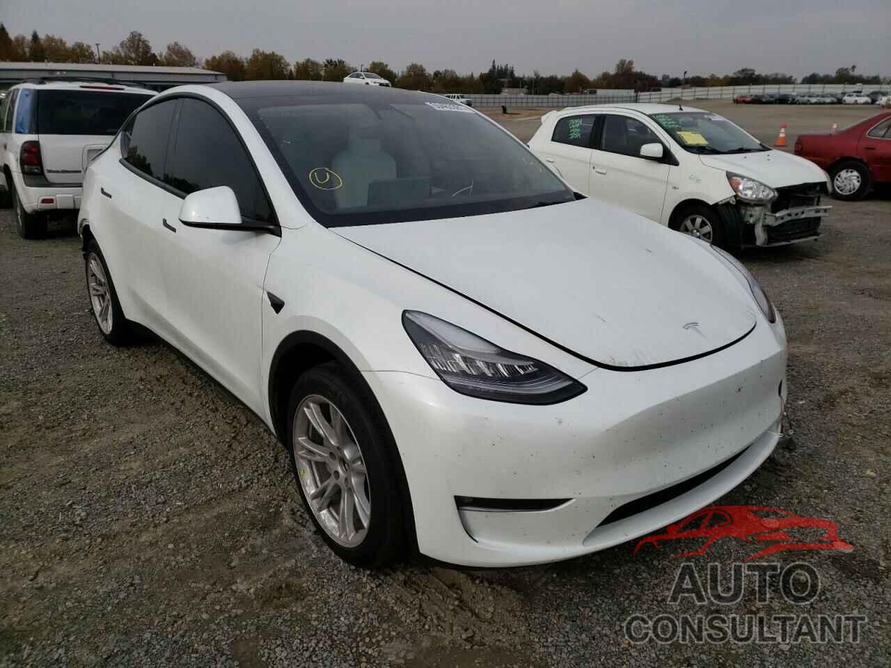 TESLA MODEL Y 2021 - 5YJYGDED8MF110528