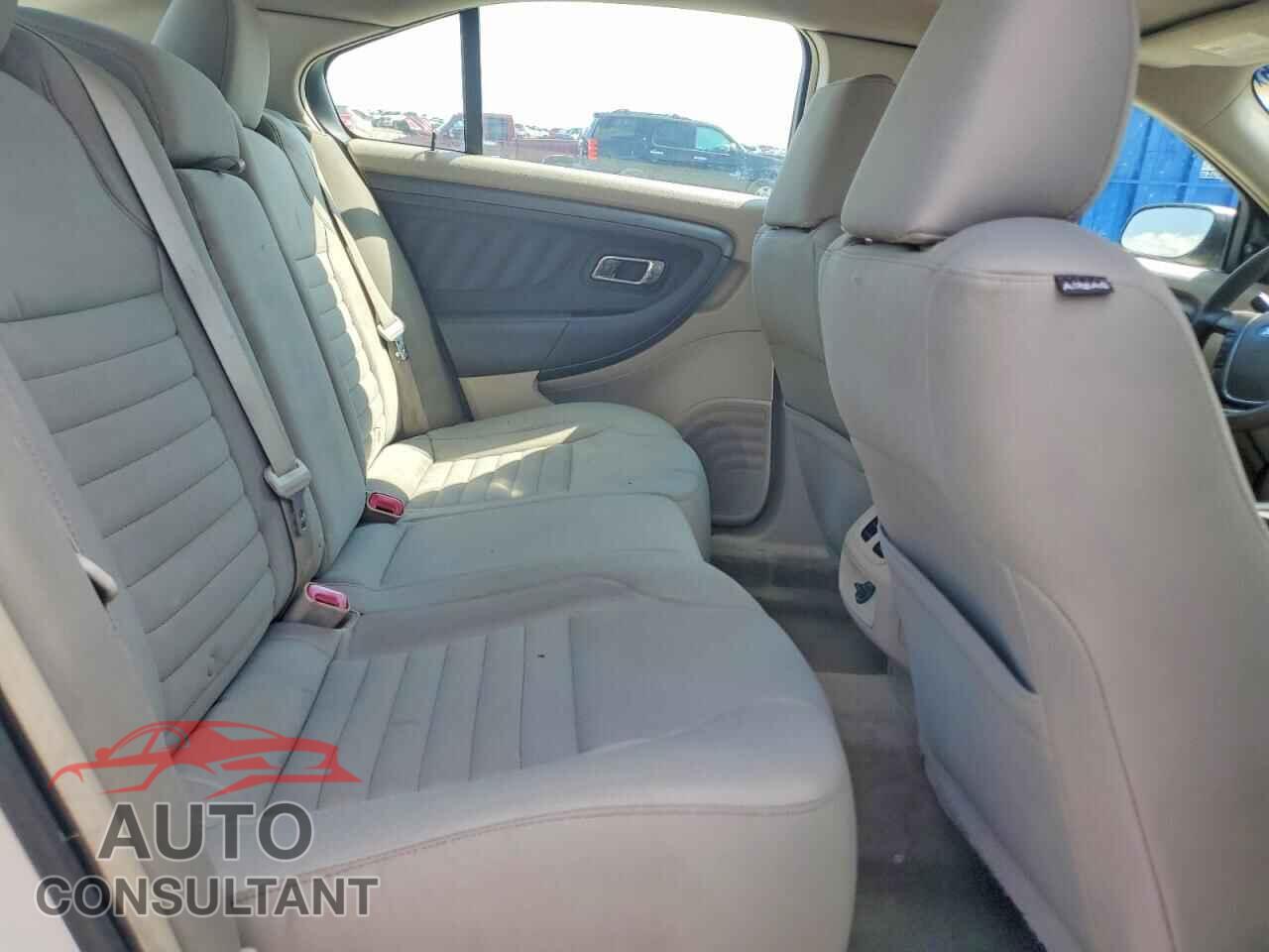 FORD TAURUS 2011 - 1FAHP2DW1BG172921
