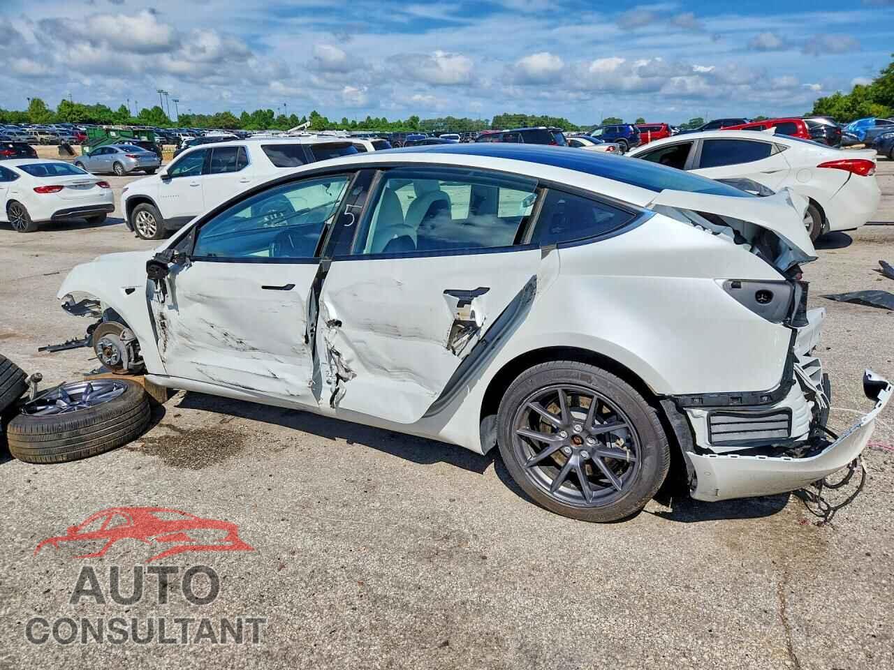 TESLA UNKNOWN 2022 - 5YJ3E1EB0NF349165