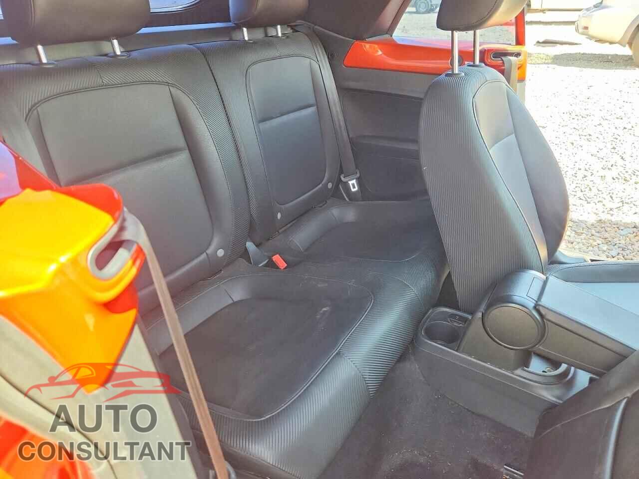 VOLKSWAGEN BEETLE 2019 - 3VW5DAAT3KM510249