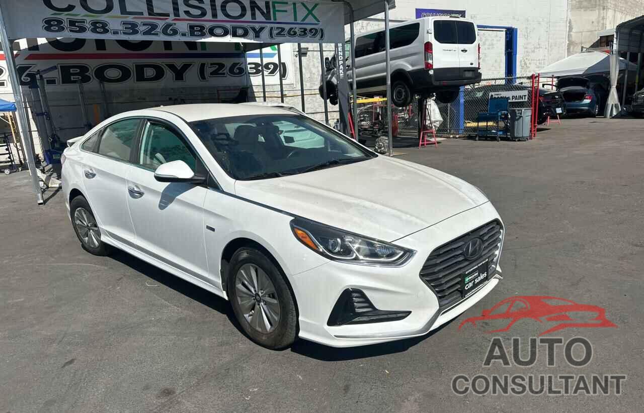 HYUNDAI SONATA 2019 - KMHE24L38KA088771