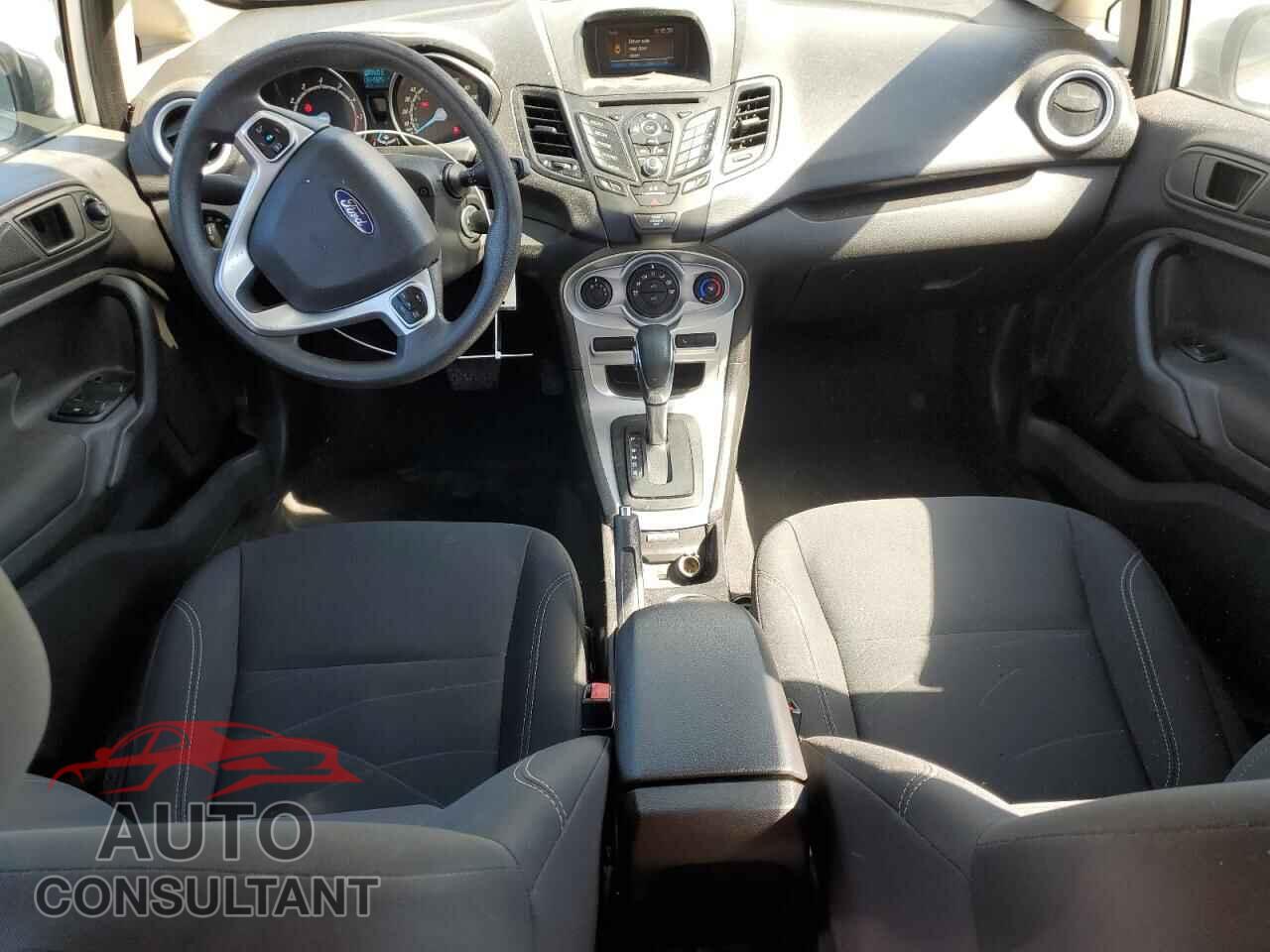 FORD FIESTA 2018 - 3FADP4EJ2JM122191