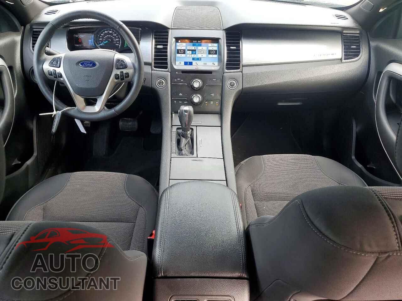 FORD TAURUS 2017 - 1FAHP2H82HG138197