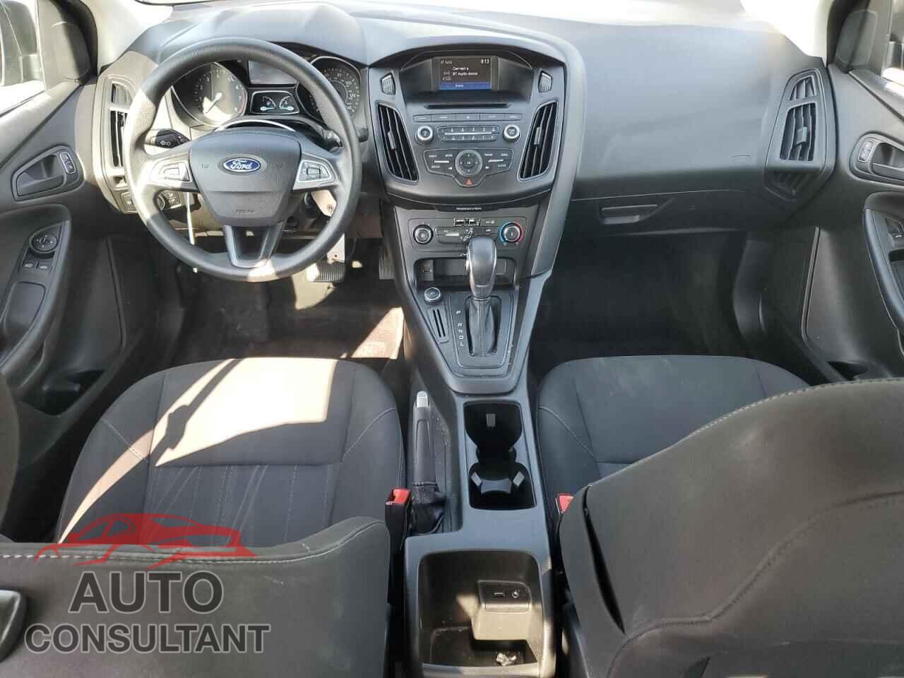 FORD FOCUS 2017 - 1FADP3E25HL305437