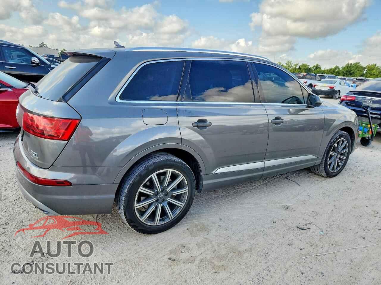 AUDI Q7 2017 - WA1VABF77HD030985