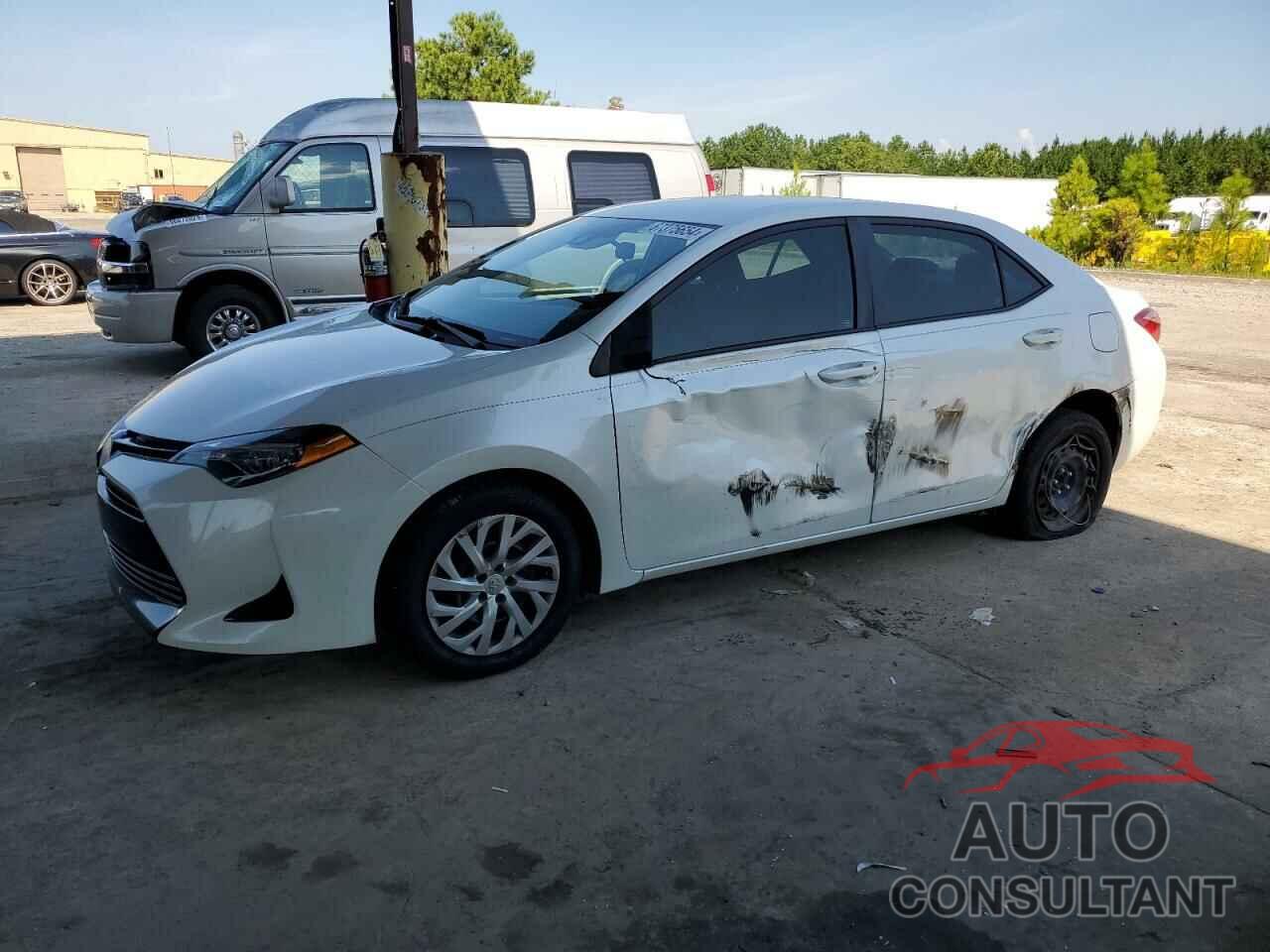 TOYOTA COROLLA 2018 - 5YFBURHE6JP740841