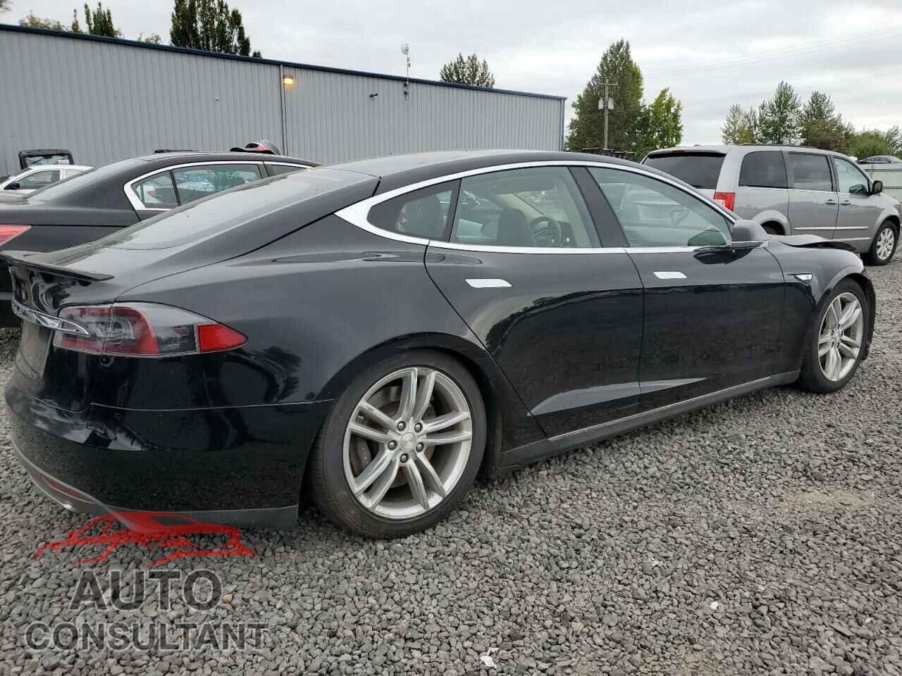 TESLA MODEL S 2013 - 5YJSA1DPXDFP05138