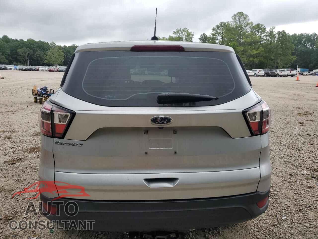 FORD ESCAPE 2017 - 1FMCU0F74HUE24173