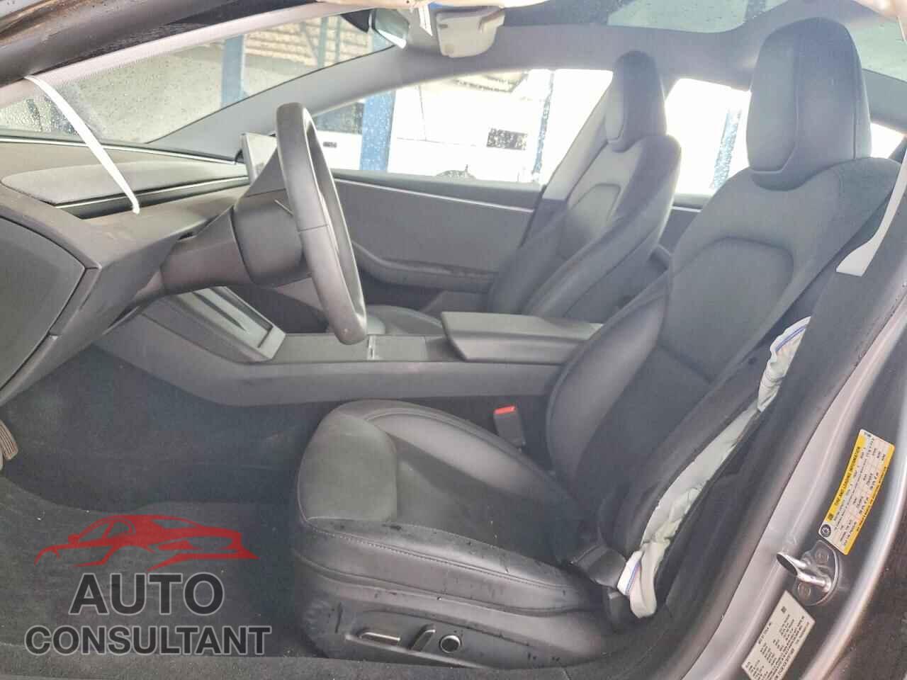 TESLA MODEL 3 2025 - 5YJ3E1EA7SF971409