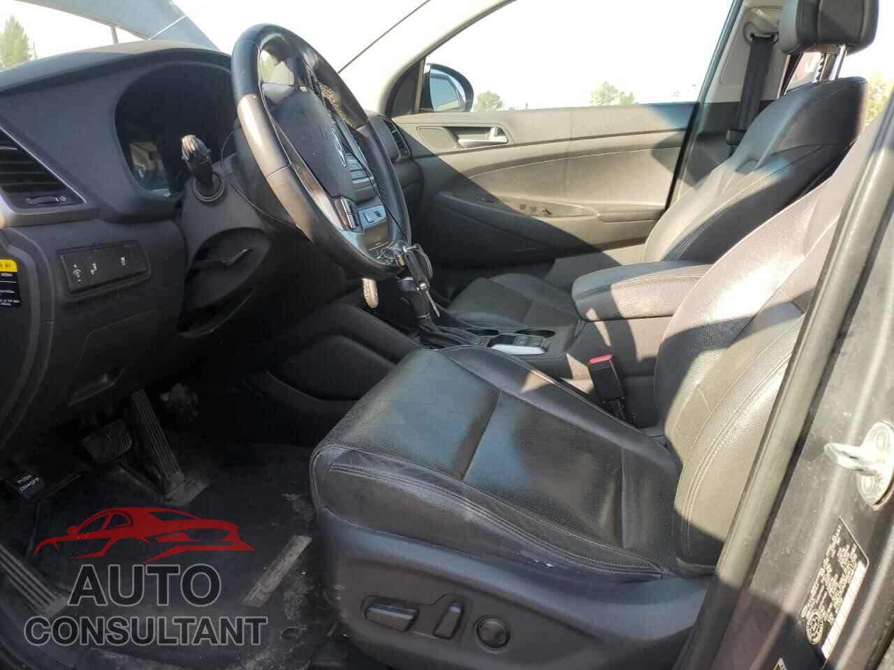 HYUNDAI TUCSON 2017 - KM8J3CA28HU411708