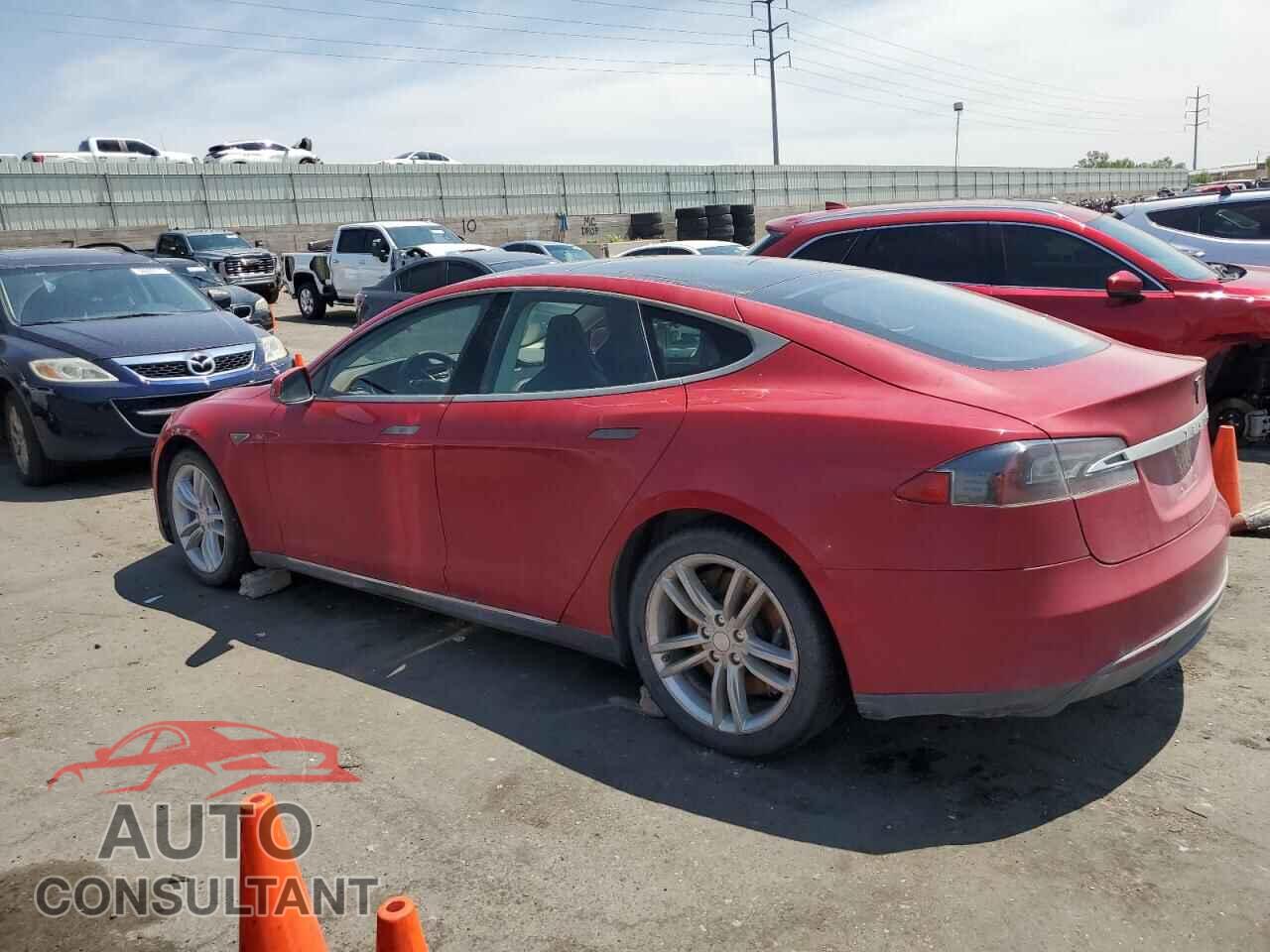 TESLA MODEL S 2013 - 5YJSA1BC0DFP10901
