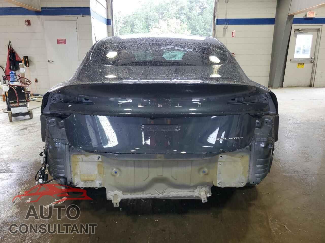 TESLA MODEL 3 2024 - 5YJ3E1EB2RF724592