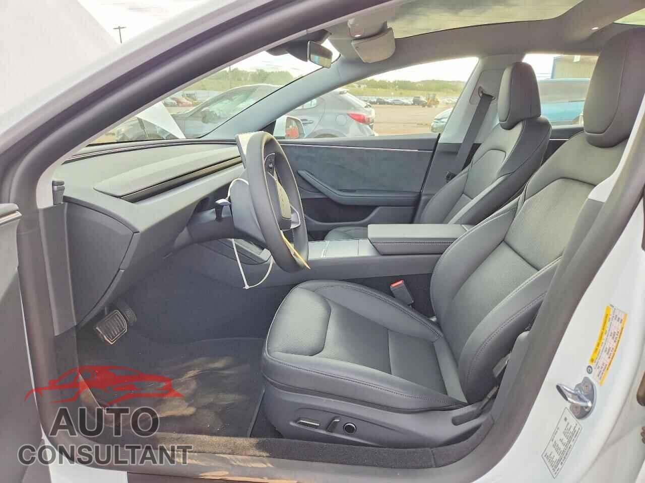 TESLA MODEL 3 2026 - 5YJ3E1EB3TF219619