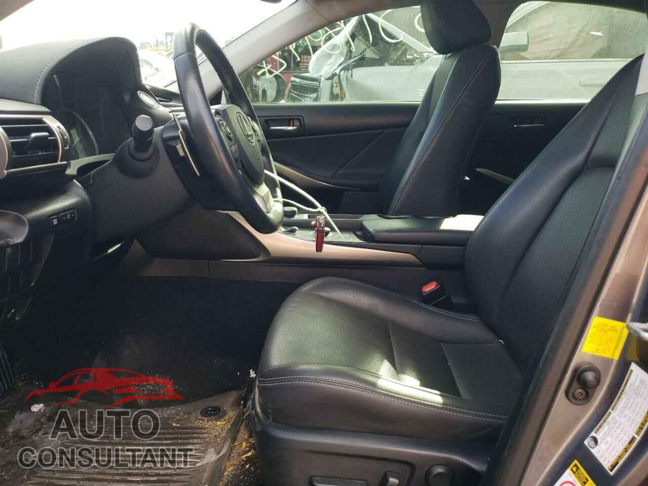 LEXUS IS 2015 - JTHCF1D25F5022034