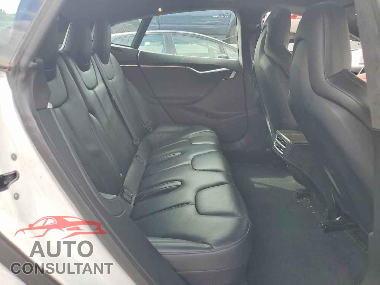 TESLA MODEL S 2015 - 5YJSA1E22FF105946
