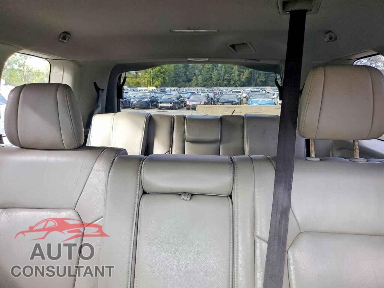 HONDA PILOT 2015 - 5FNYF3H53FB013726